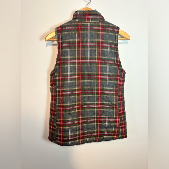 Maurice’s - Women’s Reversible Plaid and Sherpa Vest - Size Small - Picture 4 of 8